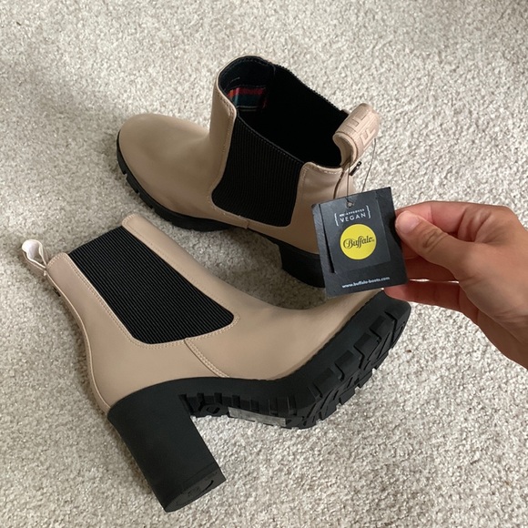 Buffalo London: Beige and Black Booties - Picture 2 of 5